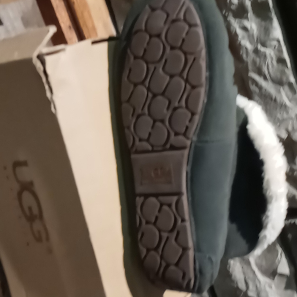 UGGS SLIPPERS - Picture 4 of 5